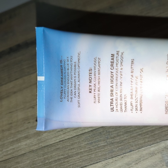 Bath& body works Lovely dreamer ultra Shea body cream - Picture 2 of 2